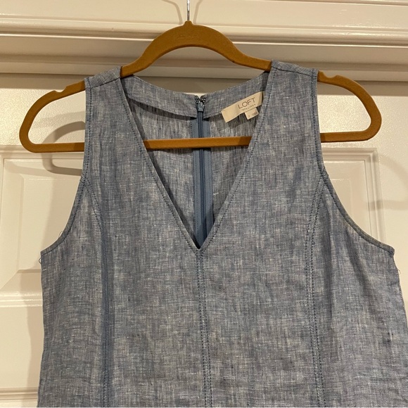 LOFT Chambray Linen Pocket Sheath Dress | Size 2 - Picture 3 of 12